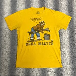 Gap Smokey The Bear Grill Master T-Shirt Mens Small Yellow Tee